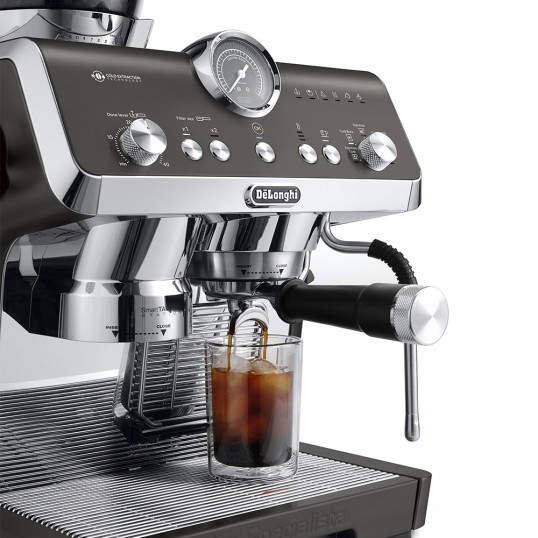 Ріжкова кавоварка DeLonghi EC 9555 BK La Specialista Opera