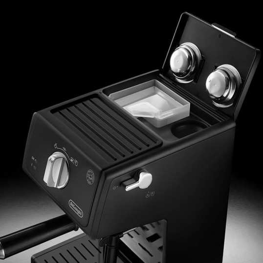 Ріжкова кавоварка DeLonghi ECP 31.21 BK