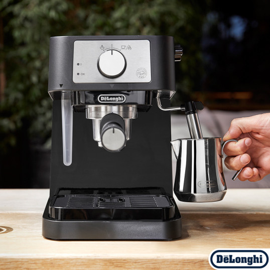 Ріжкова кавоварка DeLonghi EC 260 BK