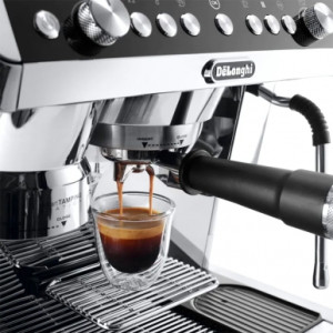 Ріжкова кавоварка DeLonghi EC 9665 M La Specialista Maestro