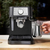 Ріжкова кавоварка DeLonghi EC 260 BK