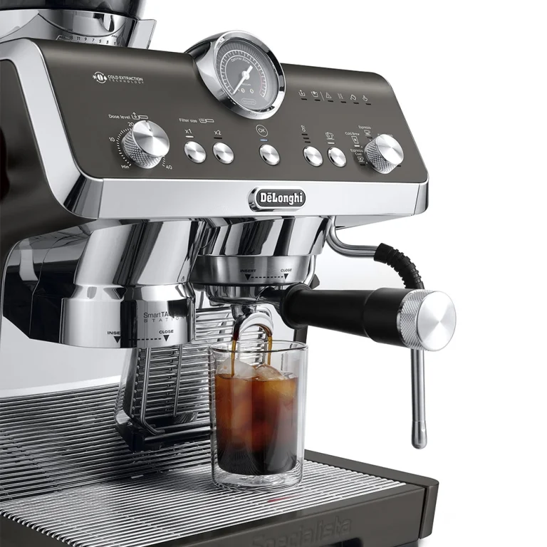Рожковая кофеварка DeLonghi EC 9555 BK La Specialista Opera