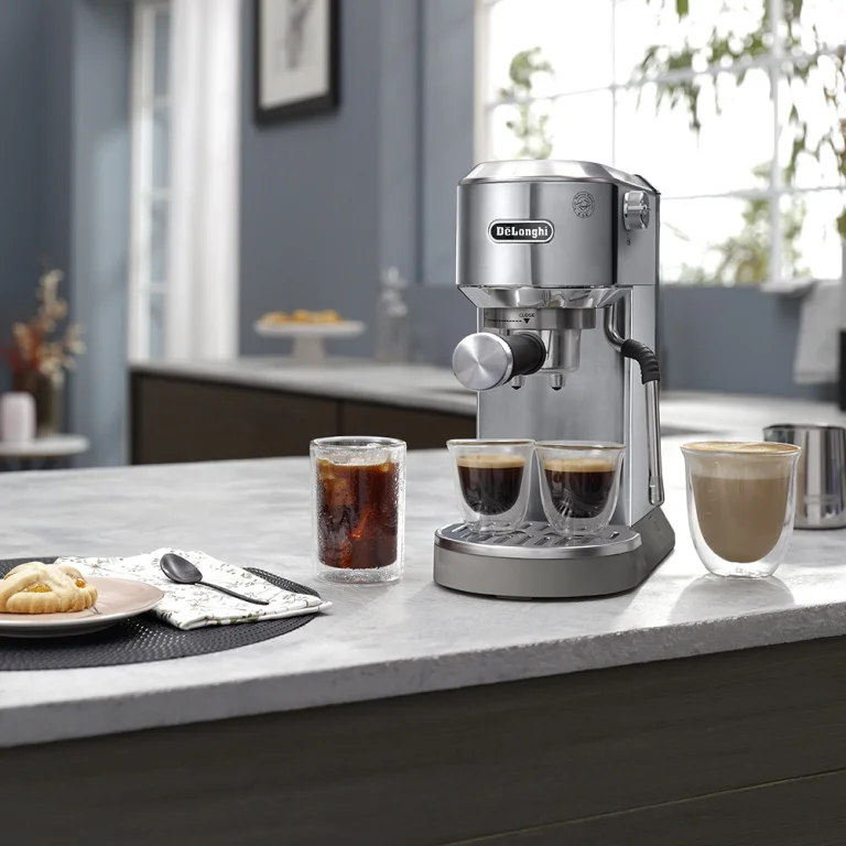 Ріжкова кавоварка DeLonghi EC 890 M Dedica Duo
